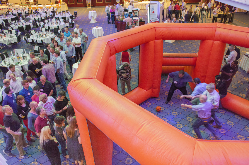 alex fischer, fotograf, darmstadt, 2014, gavi, gesellschaft f�r angewandte versicherungsinformatik, betriebsfeier berlin