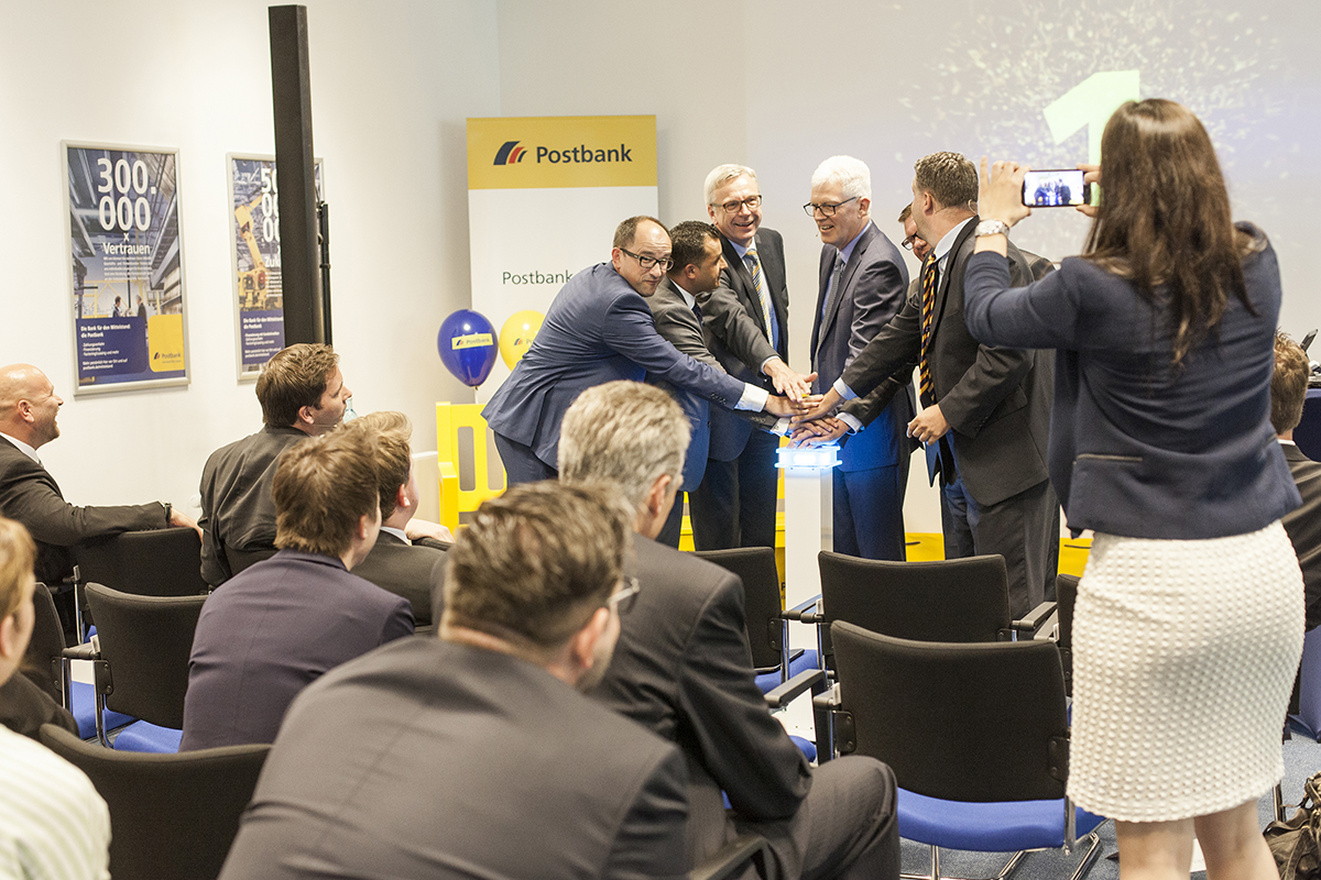 alex fischer, fotograf, darmstadt, er�ffnung, postbank, vertriebscenter