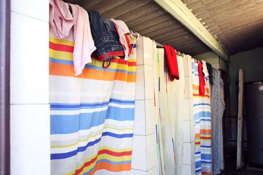 alex fischer, fotograf, darmstadt, 2010, darmstadt dieburg, spargel, ernte, ernten, spargelstecher, rum�nien, serbien, kroatien, arbeitsmigration, massenunterkunft, bauernhof